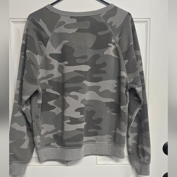 Women's Size Medium ARMY Sweatshirt ⭐️ Excellent Pre-Owned Condition!!✨️✨️ - Picture 7 of 11